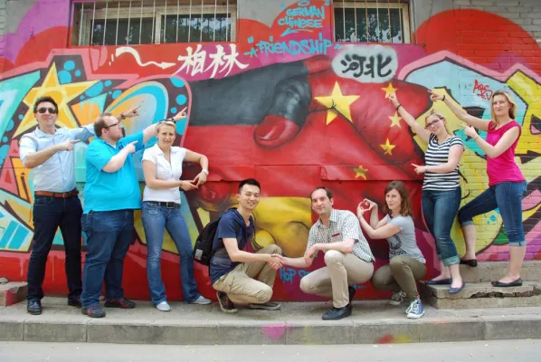 Bild: Miteinander von Alt und Jung in China