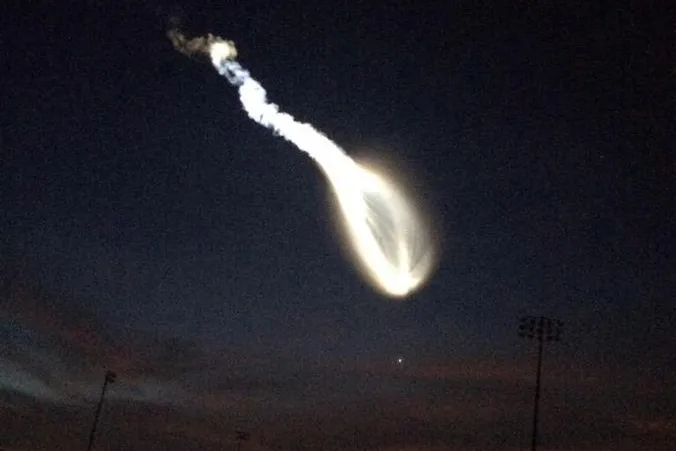 Breaking News: Steht wieder UFO-Alarm wie in Miami jüngst an, weil eine Atlas V-Rakte abging? Bild: Breaking News: Steht wieder UFO-Alarm wie in Miami jüngst an, weil eine Atlas V-Rakte abging?