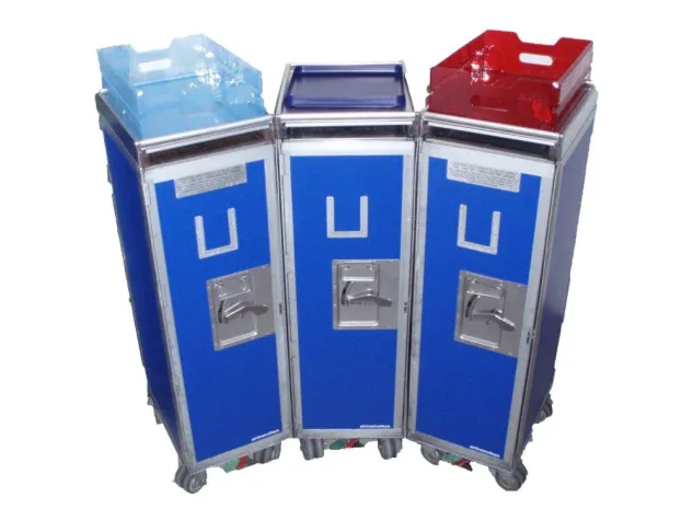 Bild: Ausgemusterte Flugzeugtrolleys fürs Büro & Wohnzimmer