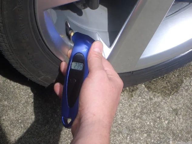 Bild: Pressemappe Digitale Reifenluftdruckmessgeräte