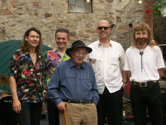 Bild: Tornados wirbeln zur Rheingauer Schlemmerwoche im Weingut Geromont