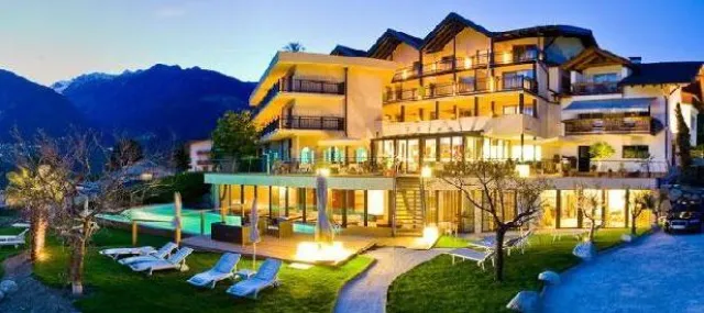 Urlaub im Weinhotel Der Weinmesser in Schenna Bild: Urlaub im Weinhotel Der Weinmesser in Schenna