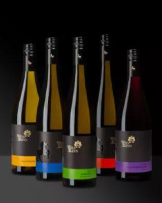 Bild: Die Blume weist Weingenießern den Weg zu veganem Wein