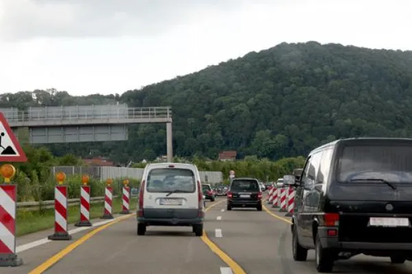 Bild: Baustellen bremsen Verkehr – ACE mahnt zur Vorsicht