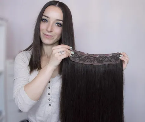 Bild: Echthaar-Extensions mit Clip in Funktion von Oxyextensions