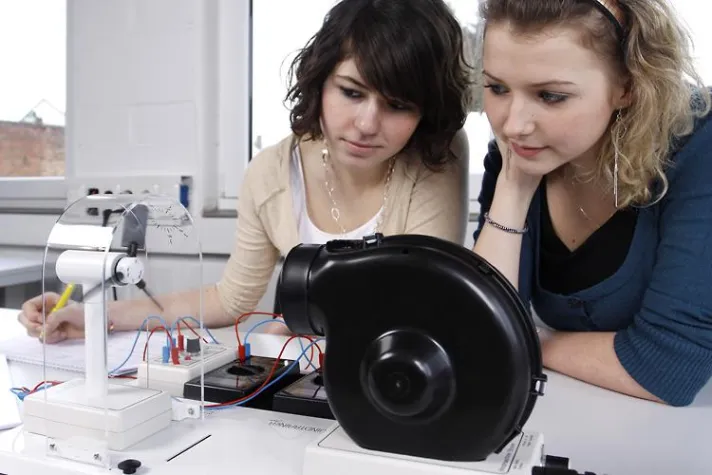 BNE-Aktionstage: IKS Photovoltaik stellt Lehrmittel für Erneuerbare Energien kostenfrei zur Verfgüung Bild: BNE-Aktionstage: IKS Photovoltaik stellt Lehrmittel für Erneuerbare Energien kostenfrei zur Verfgüung