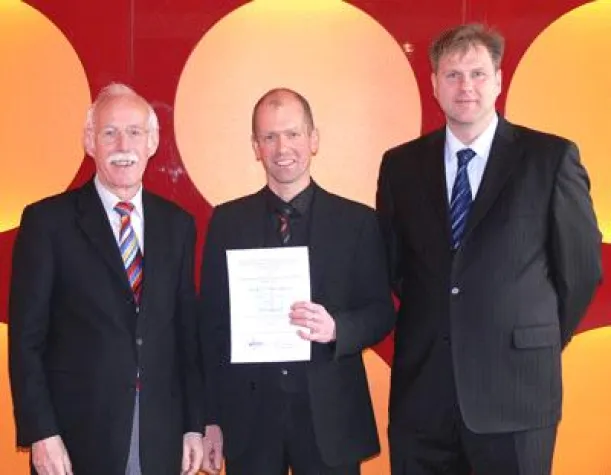 Bild: Dr. Frank Zimmer zum Professor an der EUFH berufen: