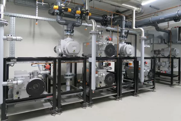 Energieeinsparungen und Reduzierung des CO2-Ausstoßes durch Zentralisierung der Vakuumversorgung Bild: Energieeinsparungen und Reduzierung des CO2-Ausstoßes durch Zentralisierung der Vakuumversorgung