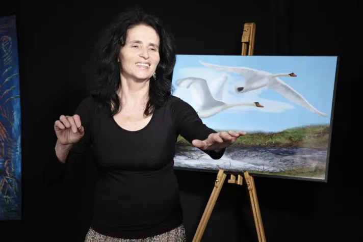 Bild: Beate Sarrazin inszeniert "Das hässliche Entlein". Nach H C Andersen