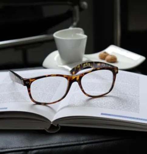 Die „neue Generation der Lesebrille“ – modern wie ihre Träger/innen Bild: Die „neue Generation der Lesebrille“ – modern wie ihre Träger/innen
