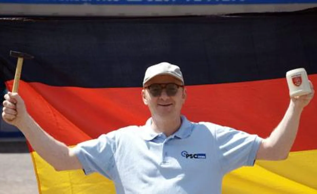 Onkel Reinhold - Botschafter für Kultur, Fleischwurst und Pipapo feiert seine Wahl