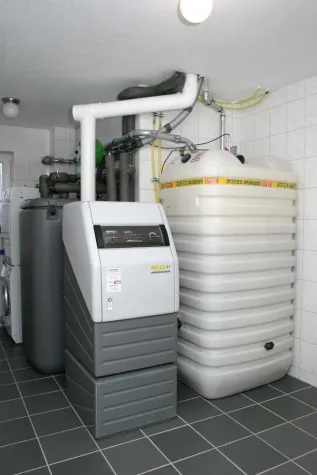 Bild: Umweltminister fördert Brennwertkessel mit Solarunterstützung