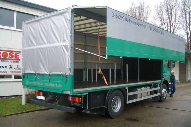 Bild: Wingliner Konzept für die flexible LKW-Beladung