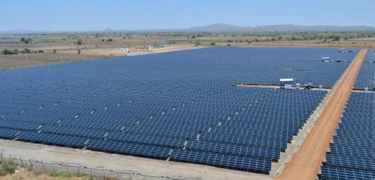 Bild: juwi baut in Indien 39 MW Solarkraftwerk und durchbricht damit in Asien die 400 Megawatt-Schallmauer