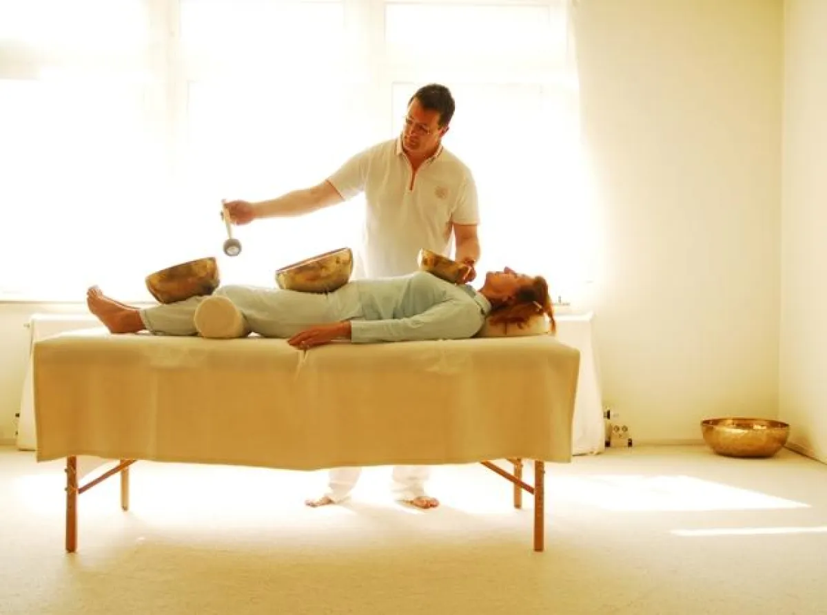 Klangmassage mit Frank Plate
