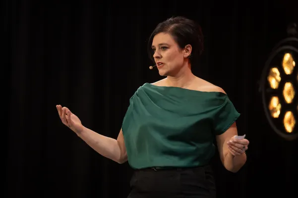 Bild: Von Wiesbaden nach New York: Pädagogin setzt mit Babyzeichensprache neue Maßstäbe