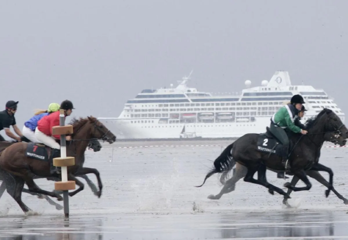 Saisonhöhepunkt in Cuxhaven: Duhner Wattrennen 2010