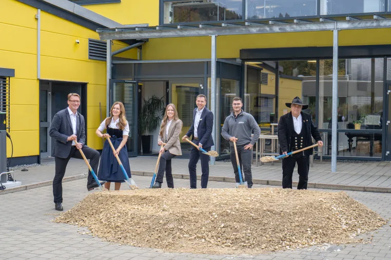 Bild: VITO AG setzt Meilenstein mit Spatenstich für geplanten Anbau