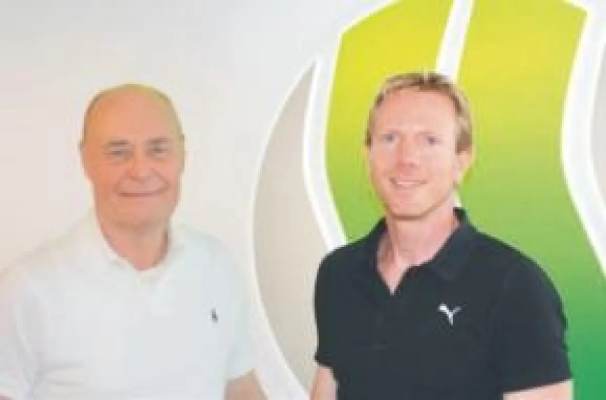 Prof. Dr. Ralf-Thomas Michel (ästhetischer Operateur) und Personaltrainer Jan Hansen.