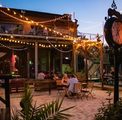 Bild: Bottrops außergewöhnlichster Biergarten eröffnet wieder