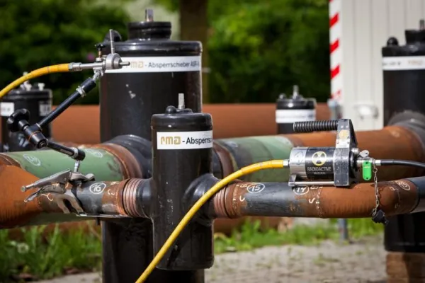 Dienstleister mit 3000 bar Bild: Dienstleister mit 3000 bar