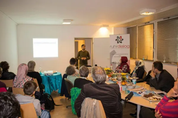 Bild: Ruhrdialog e.V. hat mit den Ruhrgesprächen in Duisburg begonnen