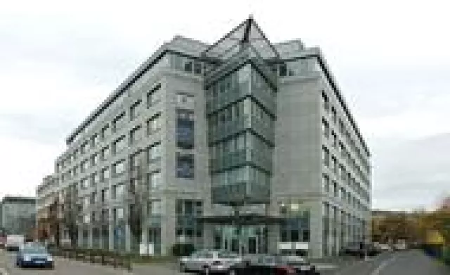 Bild: DIP-Partner AENGEVELT vermittelt Unternehmen der Gesundheitsbranche zusätzlichen Standort in Offenbach