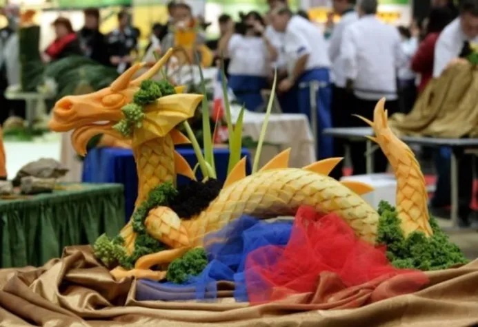 Bild: Schnitzkünstler gesucht