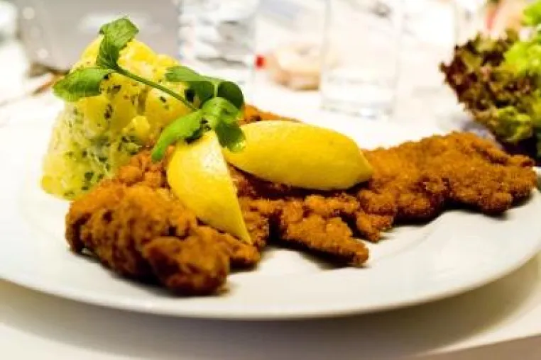 Bild: Genießerzeit.com - Restaurant-Hopping im Schneeweiß Berlin