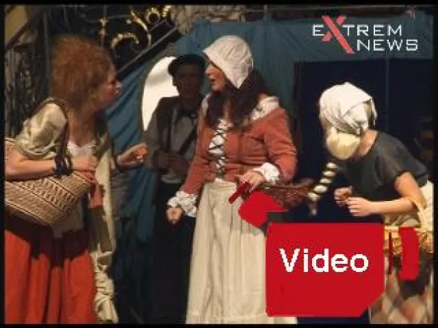 Bild: Das "Wilde Weib" zieht eine ganze Gemeinde in seinen Bann