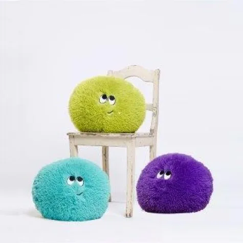 Bild: Kuschelige Kissen und ausgefallene Hausschuhe für kalte Füße bei radbag.de