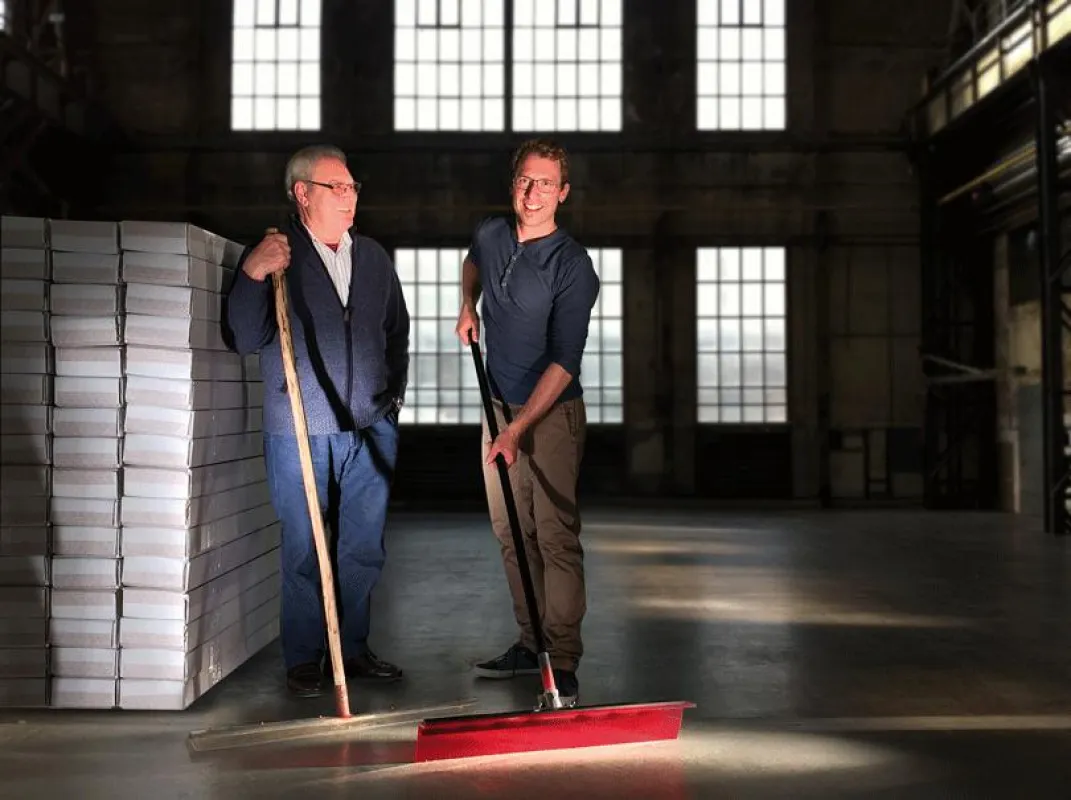 Erfinder Ottmar Debus mit Sohn Michael