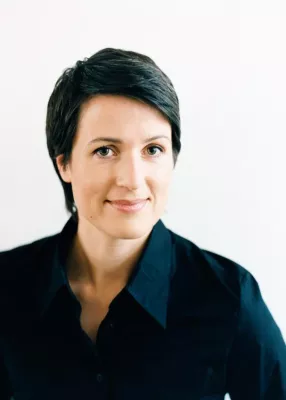 Bild: WOLF geht mit DDC in die Lehre - Sandra Wolf als Gastdozentin an der Fachhochschule Wiesbaden tätig