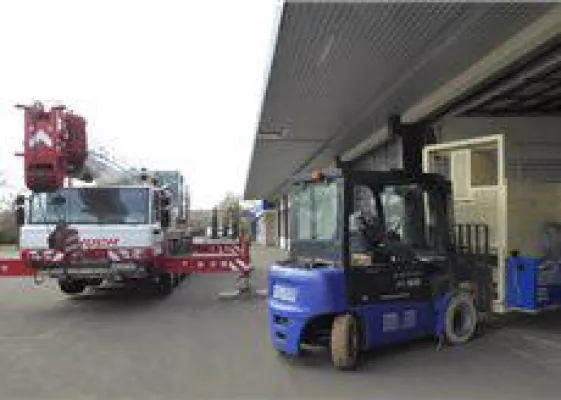 Electronic-Displays-Center wächst Bild: Electronic-Displays-Center wächst