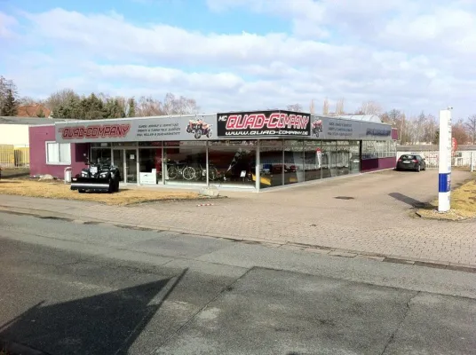 Bild: Große Eröffnungsfeier der QUAD-COMPANY am 3. März