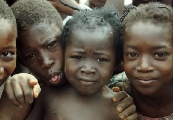 Bild: Gegen Werbespots und für Afrika - Reggae Radio Zürich sammelt Spenden