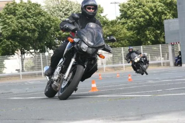 Bild: ACE kritisiert Motorradhersteller: „Ungestüme PS-Fanatiker“