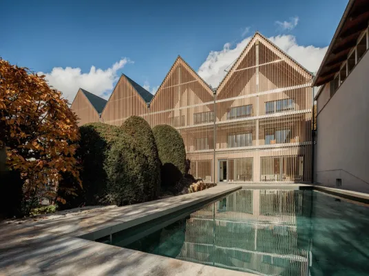 Investieren in der Krise: Romantik Hotel Hirschen eröffnet neuen Wellness-Bereich Bild: Investieren in der Krise: Romantik Hotel Hirschen eröffnet neuen Wellness-Bereich