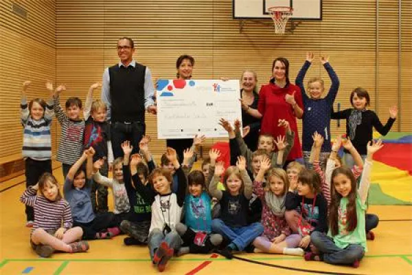 APONEO-Spendenaktion: 6.000 Euro „Für gesunde und aktive Kinder“ Bild: APONEO-Spendenaktion: 6.000 Euro „Für gesunde und aktive Kinder“