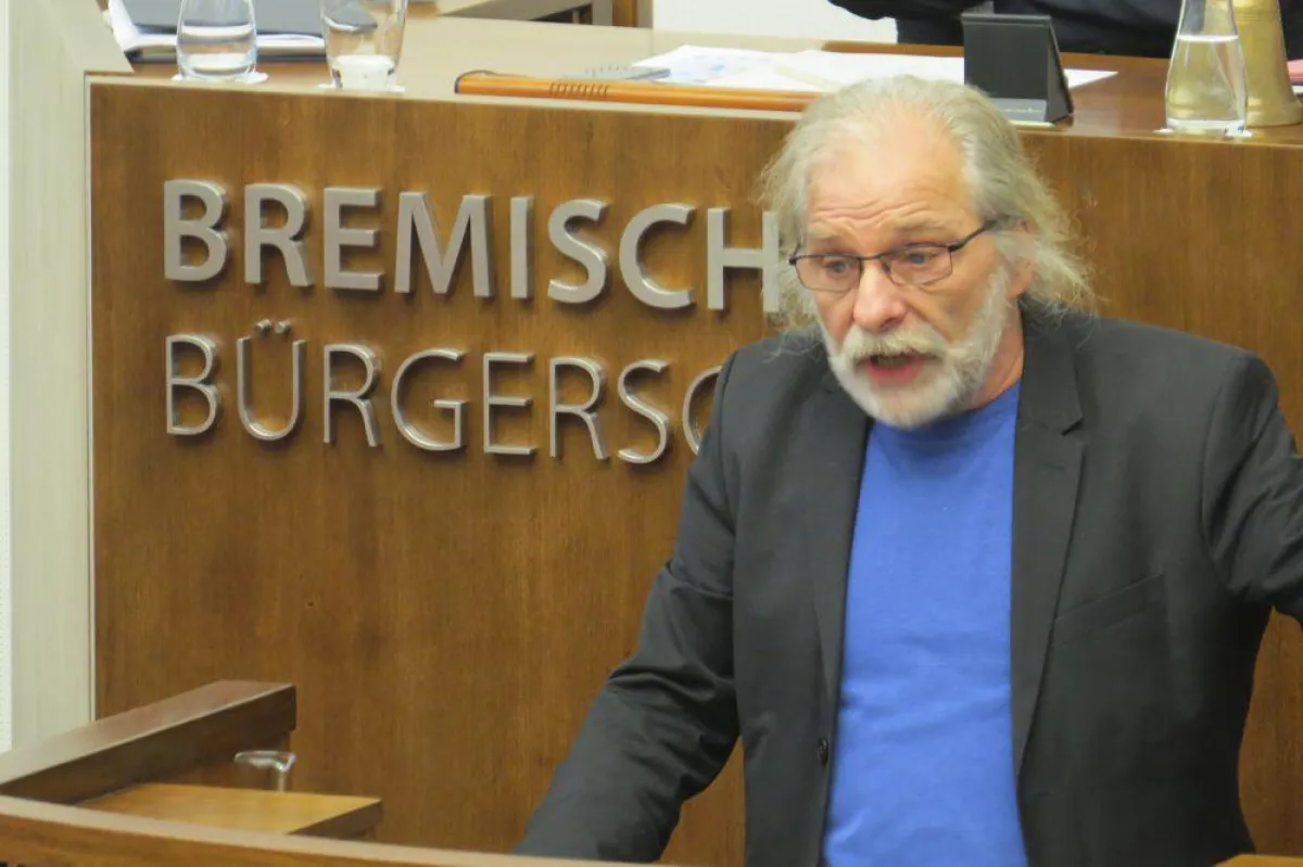 Klaus Möhle (SPD), Vorsitzender der Bremer Sozialdeputation, bei der 1. Lesung des BremWoBeG