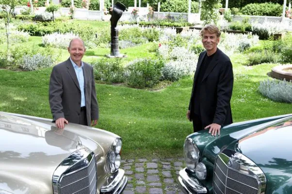 Bild: Oldtimervermietung und Vermietung von Oldtimerbussen als Hochzeitsauto und für Events