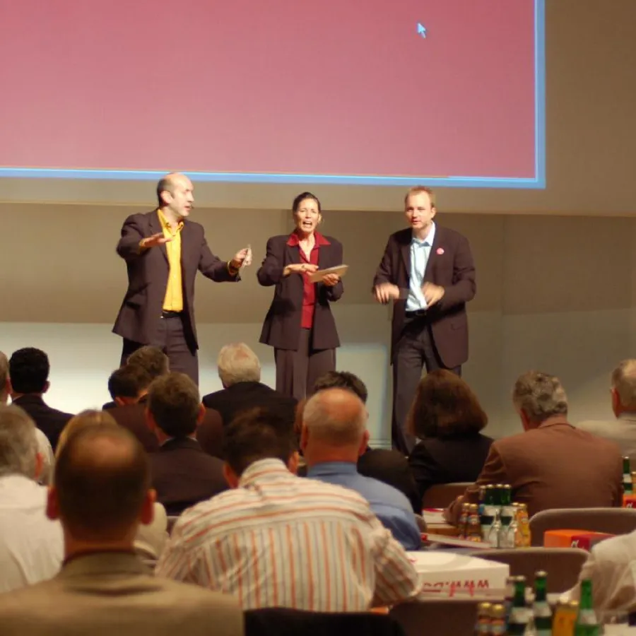 Tagungsteilnehmer motivieren, Themen verankern, unterhalten - ganz einfach mit THEATER-INTERAKTIV