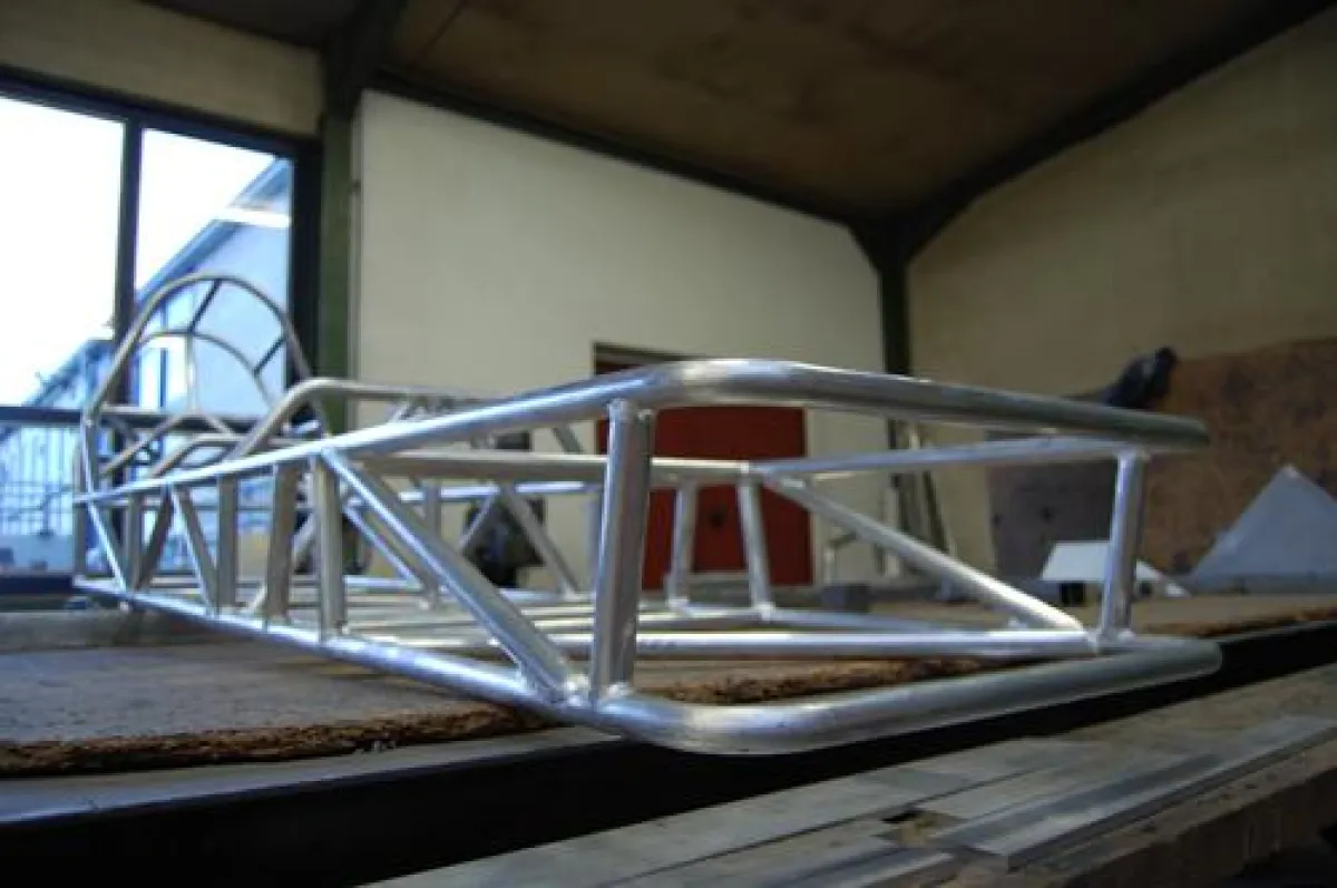 Aluminiumrahmen des Solar-Elektrorennfahrzeugs SSC1