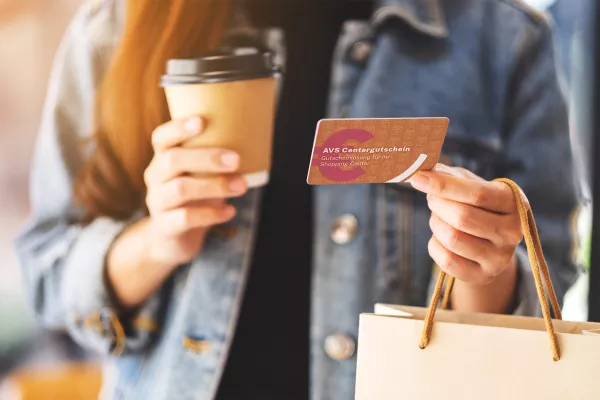 Bild: AVS und epay stellen die Gutscheinplattform für den neuen Centergutschein der ECE bereit