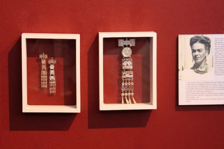 Eine weiteres "Juwel" wurde in die Frida Kahlo Ausstellung "Viva la Vida" in Baden-Baden aufgenommen. Bild: Eine weiteres "Juwel" wurde in die Frida Kahlo Ausstellung "Viva la Vida" in Baden-Baden aufgenommen.
