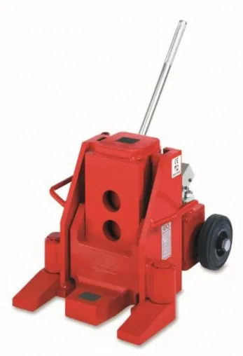 Bild: Kleine Arbeiten im Betrieb - wie Geräte wie Stapler-Arbeitsbühnen und Hebegeräte als willkommene Helfer