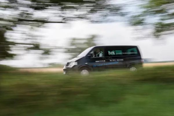 Bild: Karlsruhe Hausverwaltung IVK mit mobilem Büro unterwegs