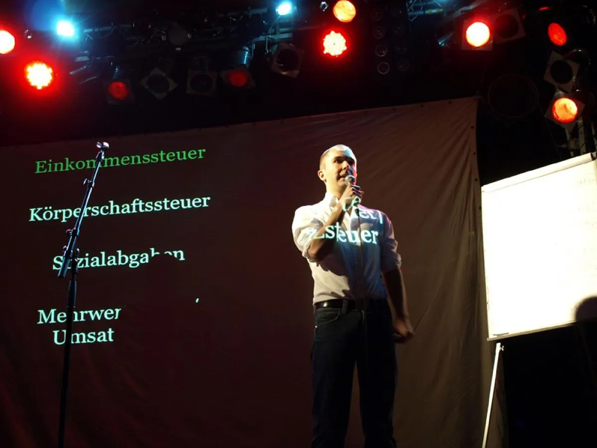 Beim Science Slam begeistern Nachwuchsforscher das Publikum mit wissenschaftlichen Themen