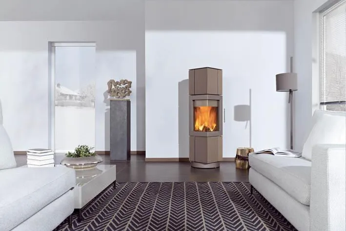 Zeitloses Ofendesign für entspannte Kamingespräche Bild: Zeitloses Ofendesign für entspannte Kamingespräche
