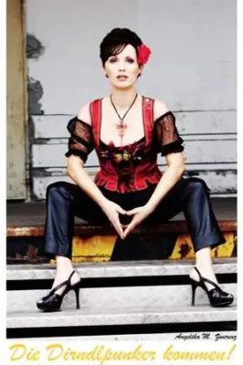 Bild: DIRNDLPUNK -Extravagante Trachten- und Eventmode fernab von Traditionen